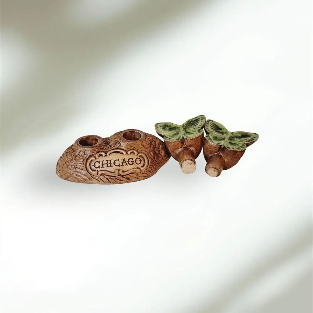 Treasure Craft Salt & Pepper Shakers Chicago Souvenir‎ Butterflies Base Vintage